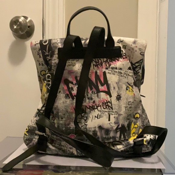 Dkny Tilly Graffiti Fold Over Backpack Tote Purse - Picture 2 of 5